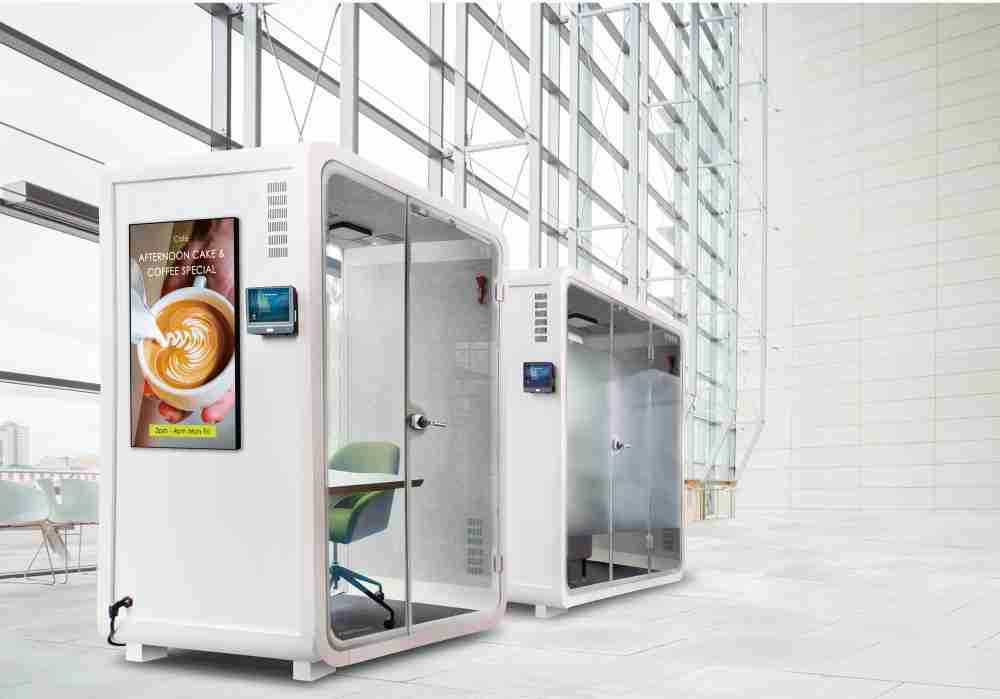 牛牛游戏子公司达擎之智慧行动办公舱，，，采用PDLC智能调光玻璃设计，，透过通电与断电的电流切换，，呈现透明与雾面效果，，，，具节能降耗特性并兼顾隐私，，，，确保信息安全